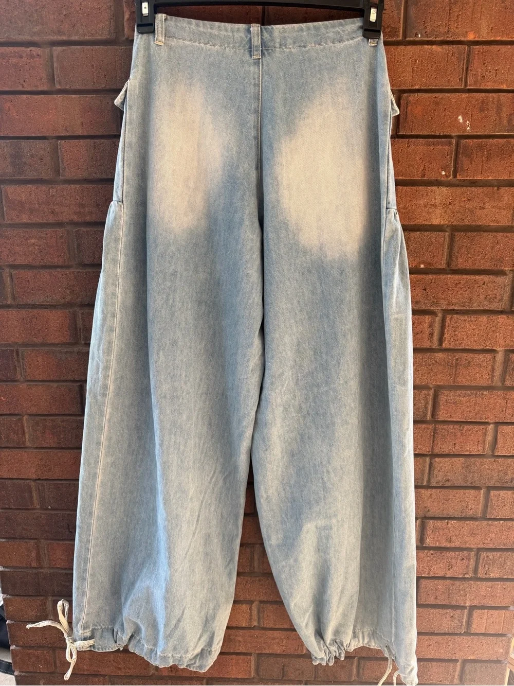 Veveret Light Blue Wide-Leg or cinch like joggers Jeans denim small NWT